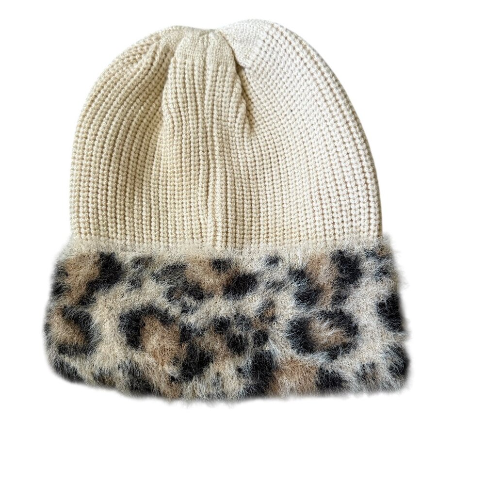 Women's cream color knit beanie hat with animal print fur brim one size
